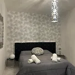 Nancy's アパート バーリ